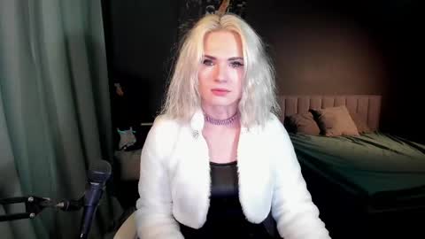 Snapshot of milena_marshmallows chatting on February 16, 2025, 7:59 am Milena online show from February 16, 2025, 7:59 am