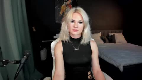 Snapshot of milena_marshmallows chatting on March 2, 2025, 5:04 pm Milena online show from March 2, 2025, 5:04 pm