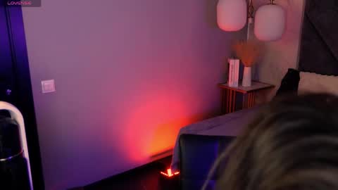 Milena online show from April 10, 2026, 9:08 pm