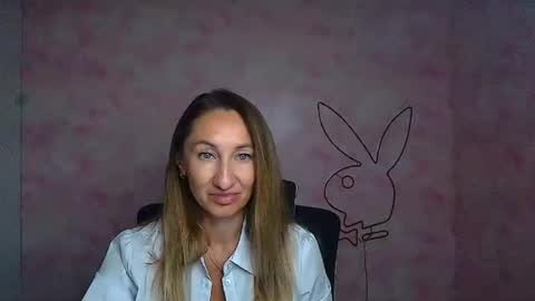 Milena online show from March 18, 2026, 6:27 am
