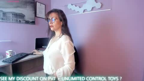 Snapshot of milenahot__69 chatting on February 3, 2026, 11:15 am Milena online show from February 3, 2026, 11:15 am