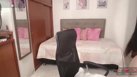 Miley online show from December 17, 2025, 2:12 pm