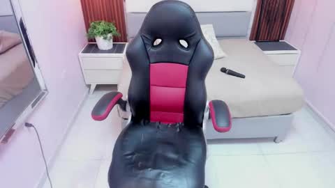 MILEY online show from March 3, 2026, 7:42 pm