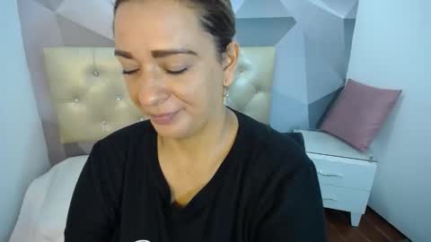 milf_hugeboobs online show from October 27, 2025, 11:03 am