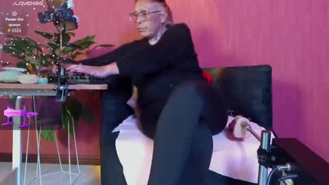  milf sikiu  online show from July 28, 2026, 12:18 am