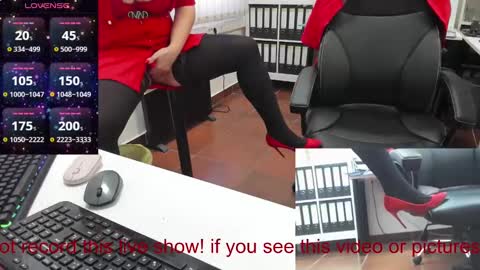 Snapshot of milf_viktoria chatting on February 5, 2025, 10:41 am Viktoria online show from February 5, 2025, 10:41 am