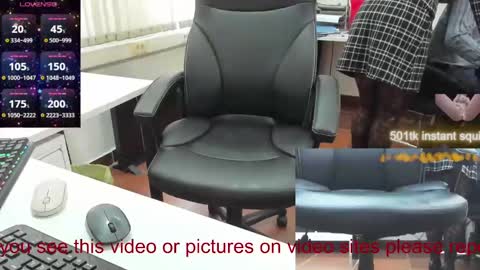 Snapshot of milf_viktoria chatting on March 12, 2025, 11:53 am Viktoria online show from March 12, 2025, 11:53 am