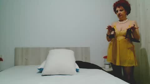 Milfsupreme online show from March 11, 2025, 3:34 pm