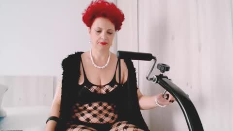 Milfsupreme online show from October 3, 2025, 11:29 am
