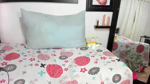 laura online show from February 14, 2025, 2:33 pm