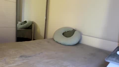 milfhunter1305 online show from October 25, 2025, 8:25 pm