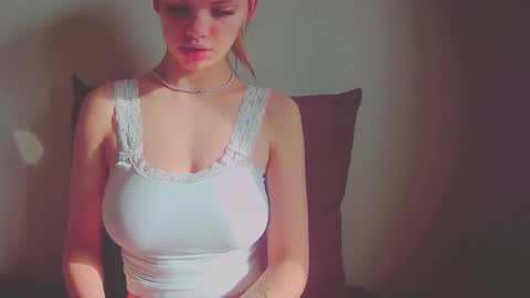 Snapshot of milia21 chatting on October 26, 2025, 6:30 am milia21 online show from October 26, 2025, 6:30 am