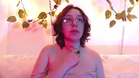 Snapshot of milie_yue chatting on October 22, 2025, 2:34 am Millie online show from October 22, 2025, 2:34 am