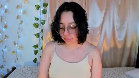 Snapshot of milie_yue chatting on November 15, 2025, 2:13 pm Millie online show from November 15, 2025, 2:13 pm