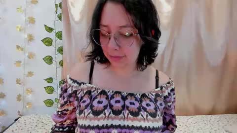 Snapshot of milie_yue chatting on November 27, 2025, 2:19 pm Millie online show from November 27, 2025, 2:19 pm