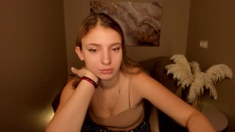 milinafox online show from September 25, 2025, 1:20 am