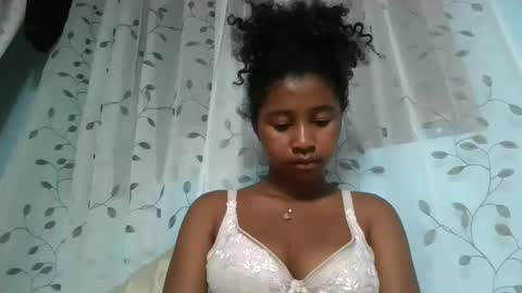 Snapshot of milinasy chatting on June 7, 2026, 12:04 am milinasy online show from June 7, 2026, 12:04 am