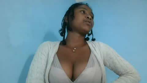 Snapshot of milinasy chatting on July 14, 2026, 10:21 am milinasy online show from July 14, 2026, 10:21 am