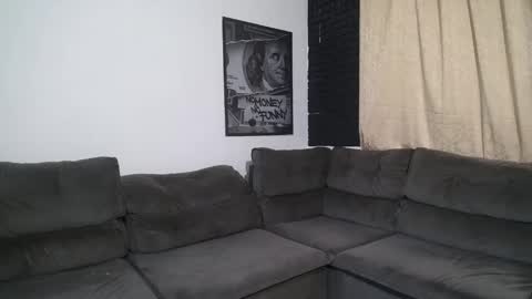 milioncouple online show from April 19, 2026, 8:22 pm