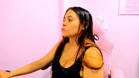 milk_zafira online show from November 17, 2025, 12:16 am