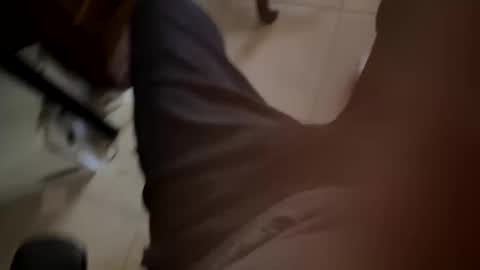 Milkme online show from April 17, 2026, 9:18 pm