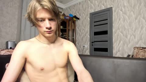 Snapshot of milkiwy chatting on May 12, 2026, 9:45 pm Isaac online show from May 12, 2026, 9:45 pm