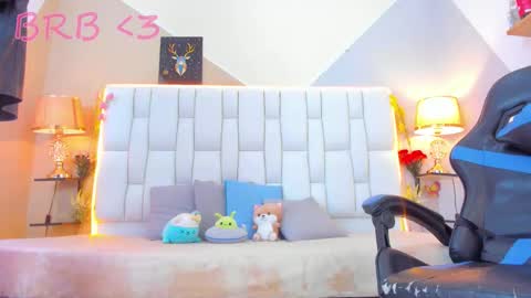 Michelle  online show from September 22, 2025, 12:18 pm