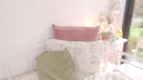 Snapshot of milky_0 chatting on June 5, 2026, 7:19 pm milky_0 online show from June 5, 2026, 7:19 pm