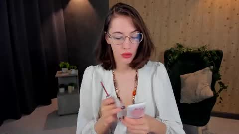 Snapshot of milky_jenny chatting on July 31, 2026, 5:07 am Eva online show from July 31, 2026, 5:07 am