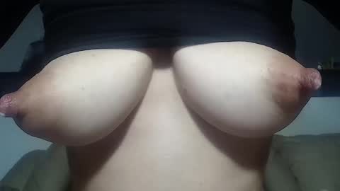 Snapshot of milkycandycce chatting on February 2, 2025, 11:00 pm C online show from February 2, 2025, 11:00 pm