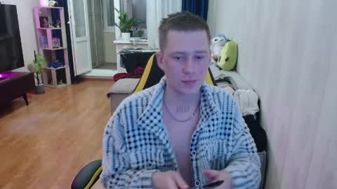 Snapshot of milkyfap chatting on April 21, 2026, 6:55 pm Mark and Elsa online show from April 21, 2026, 6:55 pm