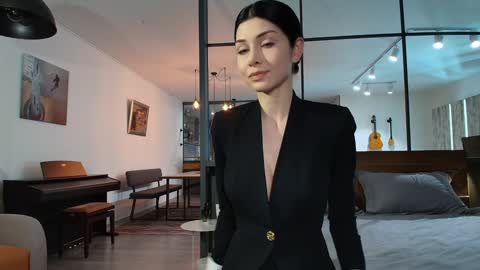 Snapshot of milla_bella chatting on February 20, 2026, 9:15 pm milla bella online show from February 20, 2026, 9:15 pm