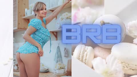 Snapshot of milla_kuni chatting on December 28, 2024, 9:19 pm Mila online show from December 28, 2024, 9:19 pm