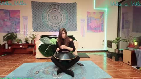 milla_milla online show from January 16, 2025, 8:14 pm