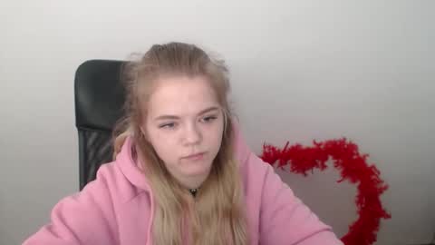 Snapshot of millaloveli chatting on February 19, 2026, 8:10 am millaloveli online show from February 19, 2026, 8:10 am