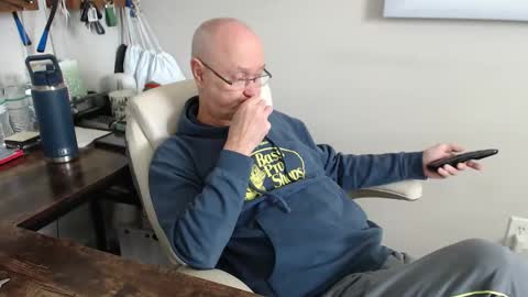 millenium0129 online show from October 30, 2025, 3:35 pm