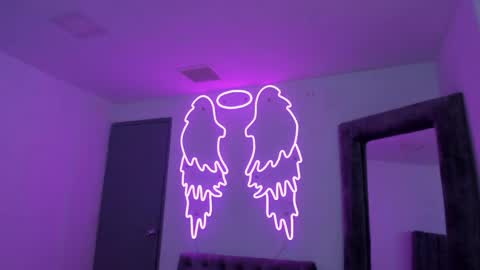 miller_silvana online show from April 16, 2026, 12:50 pm