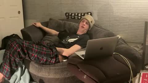 SlimnHungOH online show from December 4, 2024, 6:44 am