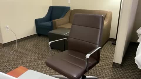 SlimnHungOH online show from December 12, 2024, 9:26 pm