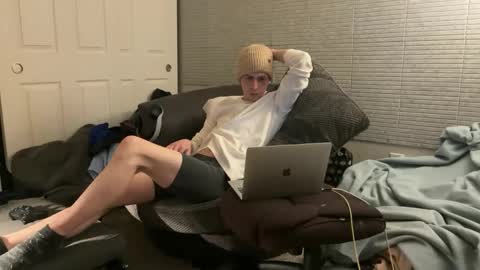 SlimnHungOH online show from December 25, 2024, 2:13 pm