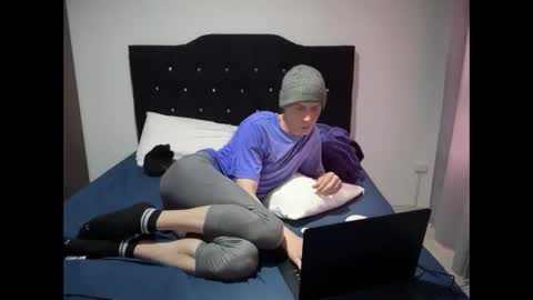 SlimnHungOH online show from October 23, 2025, 9:24 pm