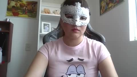 Snapshot of milleynoface chatting on April 15, 2026, 8:31 pm milleynoface online show from April 15, 2026, 8:31 pm
