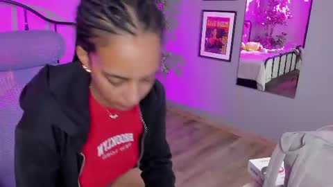 millie_volturi online show from July 27, 2026, 12:45 pm