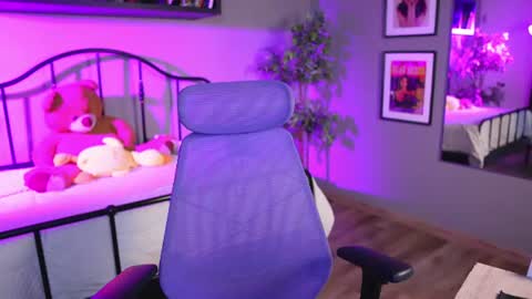 millie_volturi online show from July 28, 2026, 12:34 pm