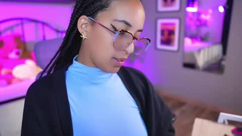 millie_volturi online show from July 28, 2026, 2:13 pm