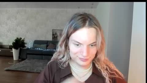Snapshot of millikira006 chatting on June 11, 2026, 2:15 pm mili-kira online show from June 11, 2026, 2:15 pm