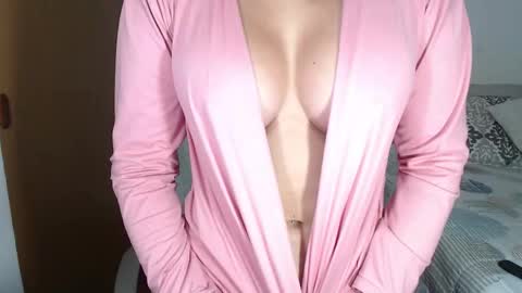 Snapshot of milly__taylor chatting on October 24, 2025, 1:03 am Milly online show from October 24, 2025, 1:03 am