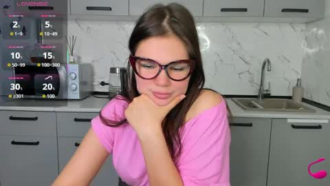 Snapshot of milly_brown_ chatting on June 2, 2026, 6:43 pm Welcome My name is Tina online show from June 2, 2026, 6:43 pm