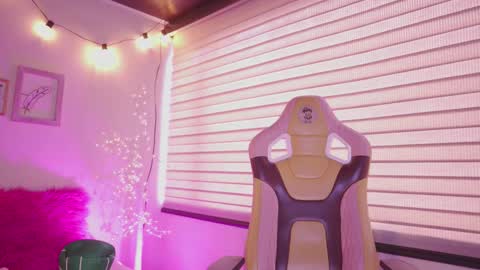 MILLY online show from March 17, 2026, 7:28 pm