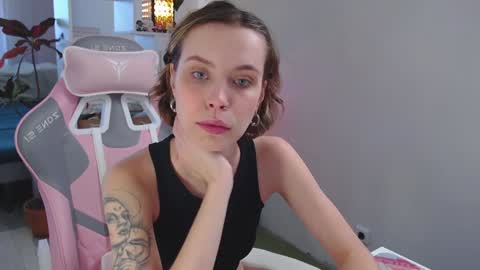 Snapshot of milly_ross23 chatting on January 6, 2025, 5:19 am Milly online show from January 6, 2025, 5:19 am